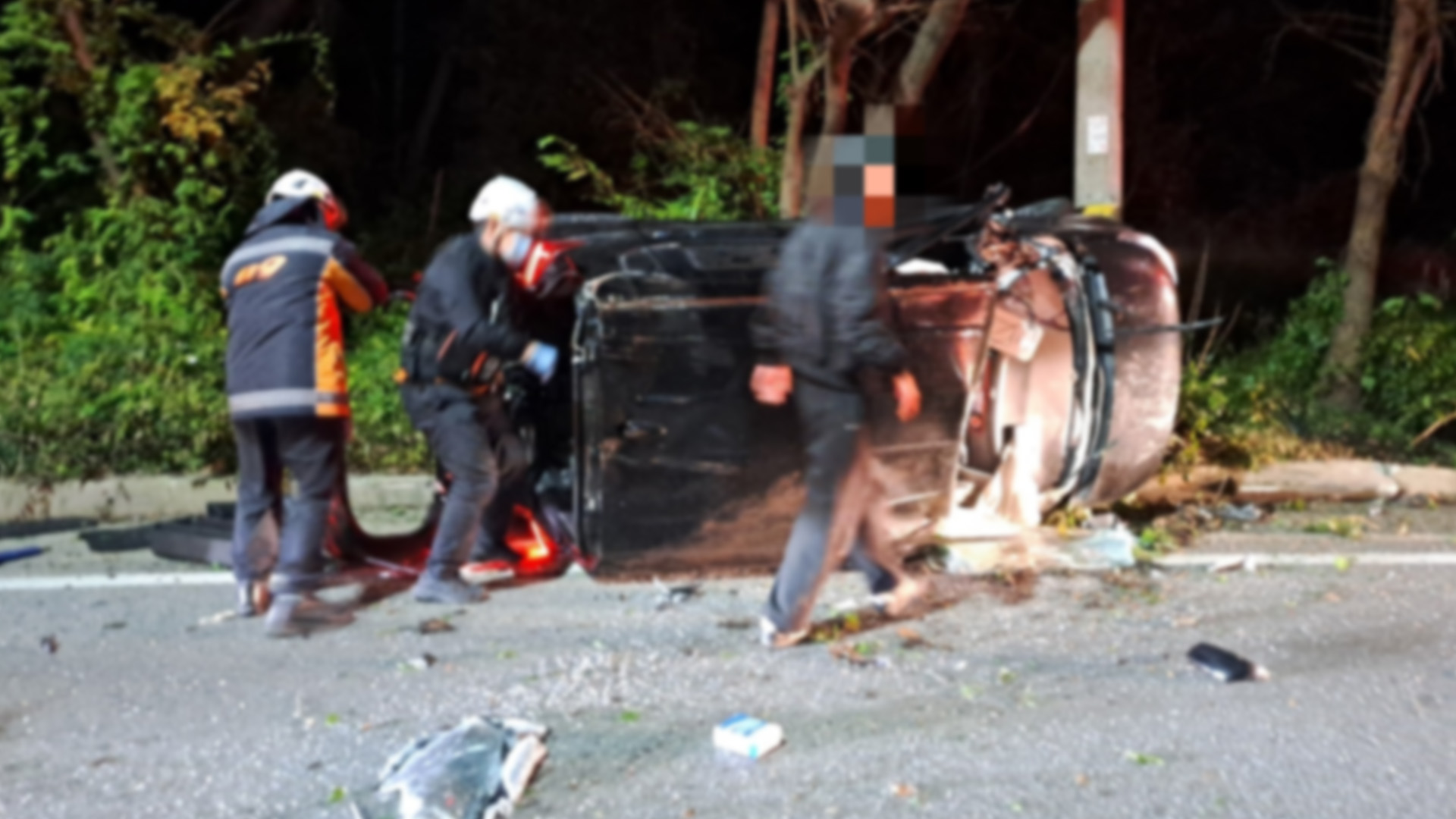 군산 은파유원지 인근에서 차량 넘어져 3명 중·경상