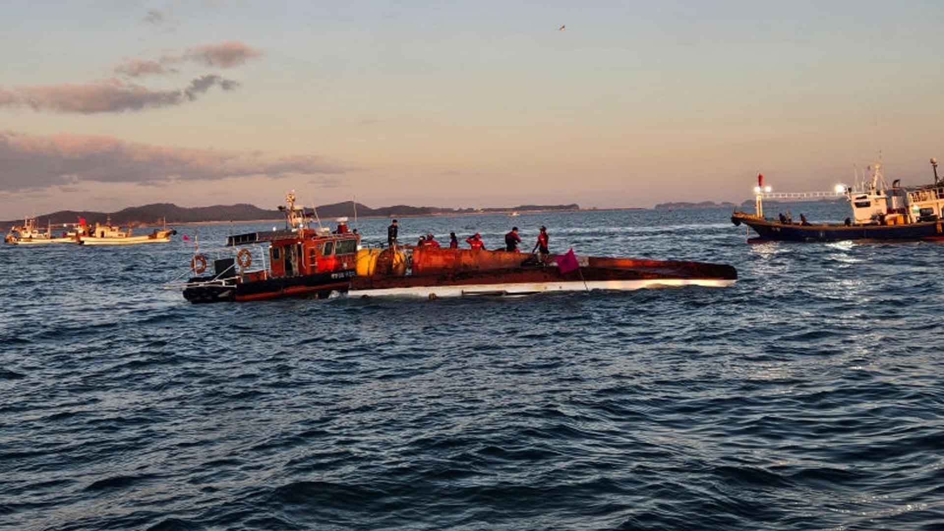 충남 보령 삽시도 인근서 어선 전복.. 선장, 심정지 상태로 병원 이송