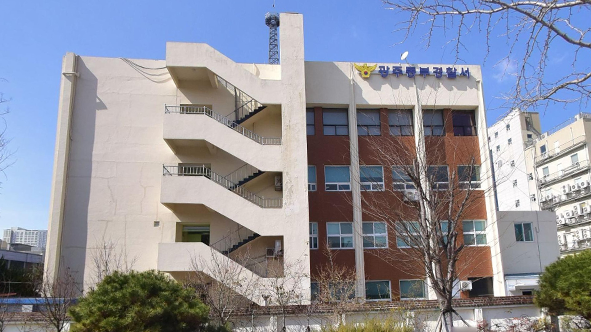 70만 원어치 음식 주문 후 도망.. 70대 남성 구속