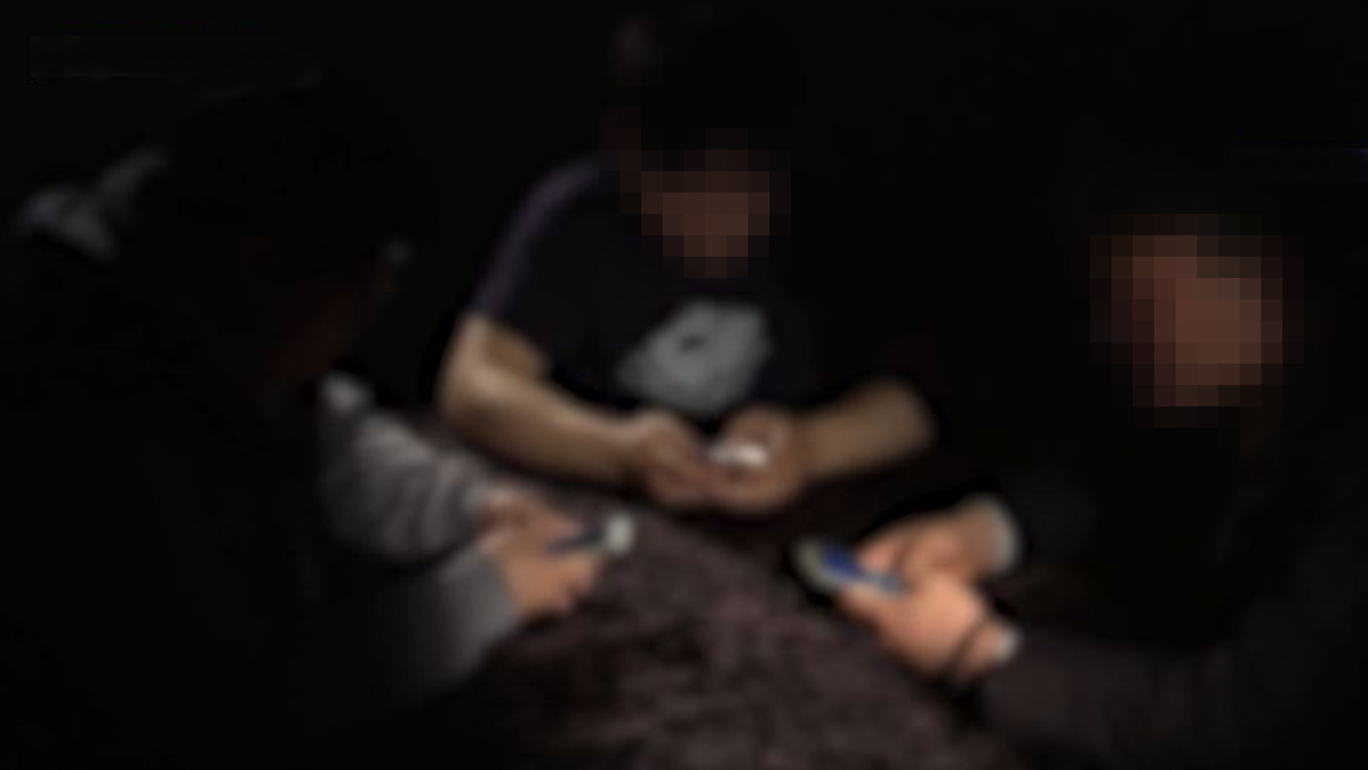 조건 만남 꼬드겨 폭행·금품 갈취.. 강도 혐의 4명 체포