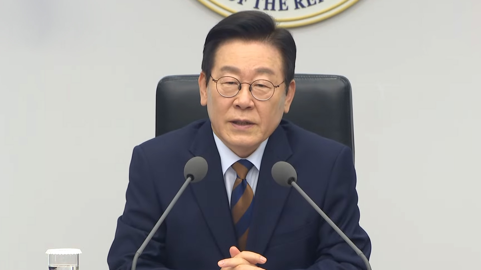 [속보] 취임 6개월 이 대통령 '잘한다' 62%.. 김영삼·문재인 다음