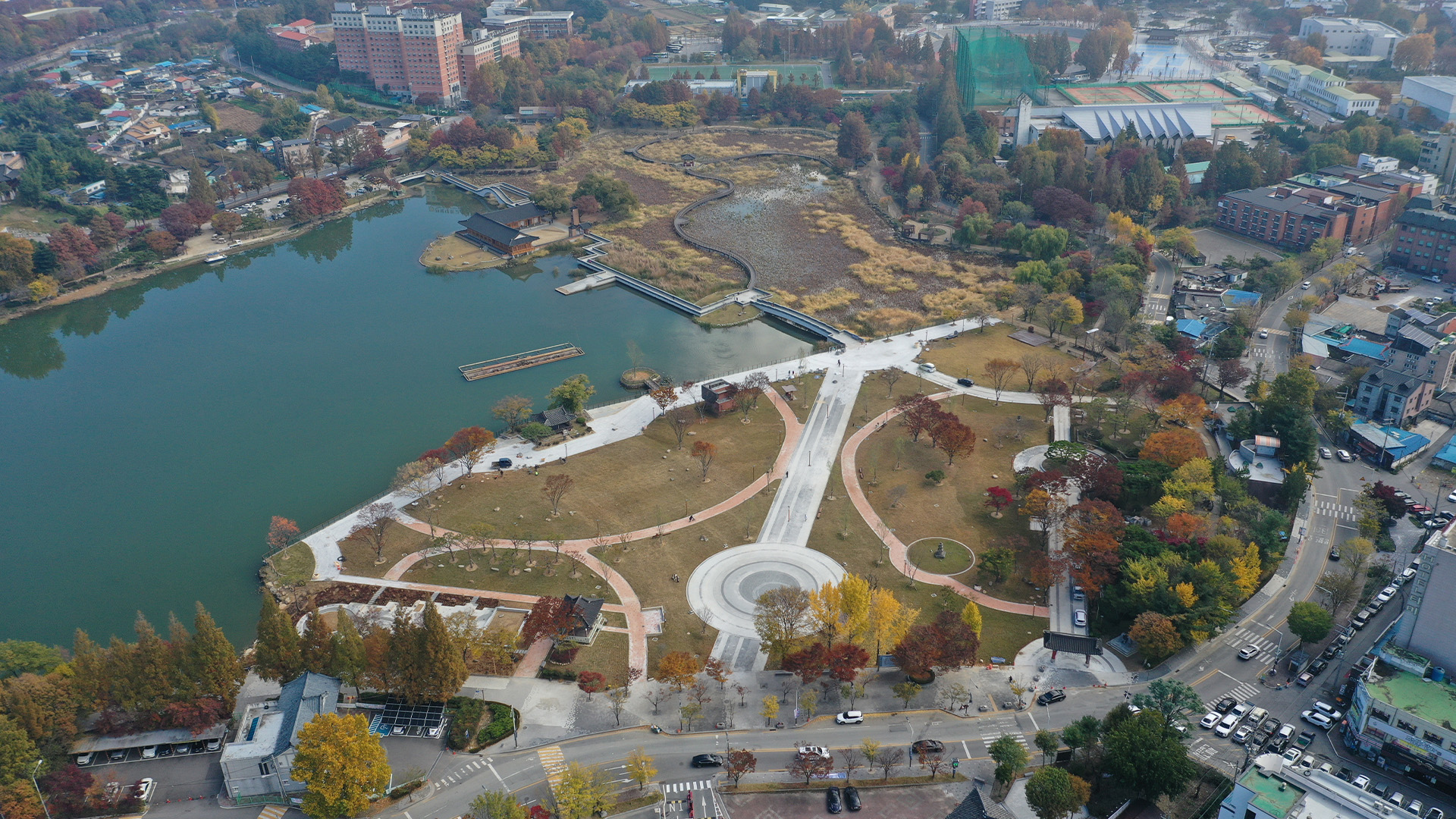 전주 덕진공원, 열린광장·창포원 등 완공