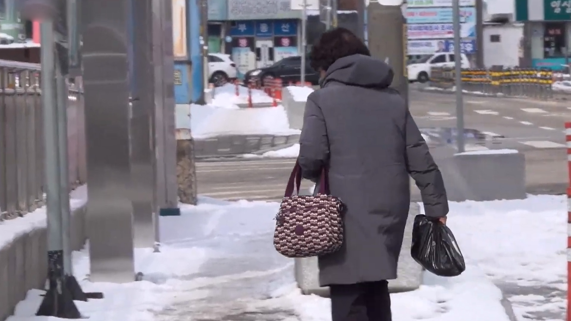 내일 아침 영하권 강추위 전망.. 오후까지 빗방울