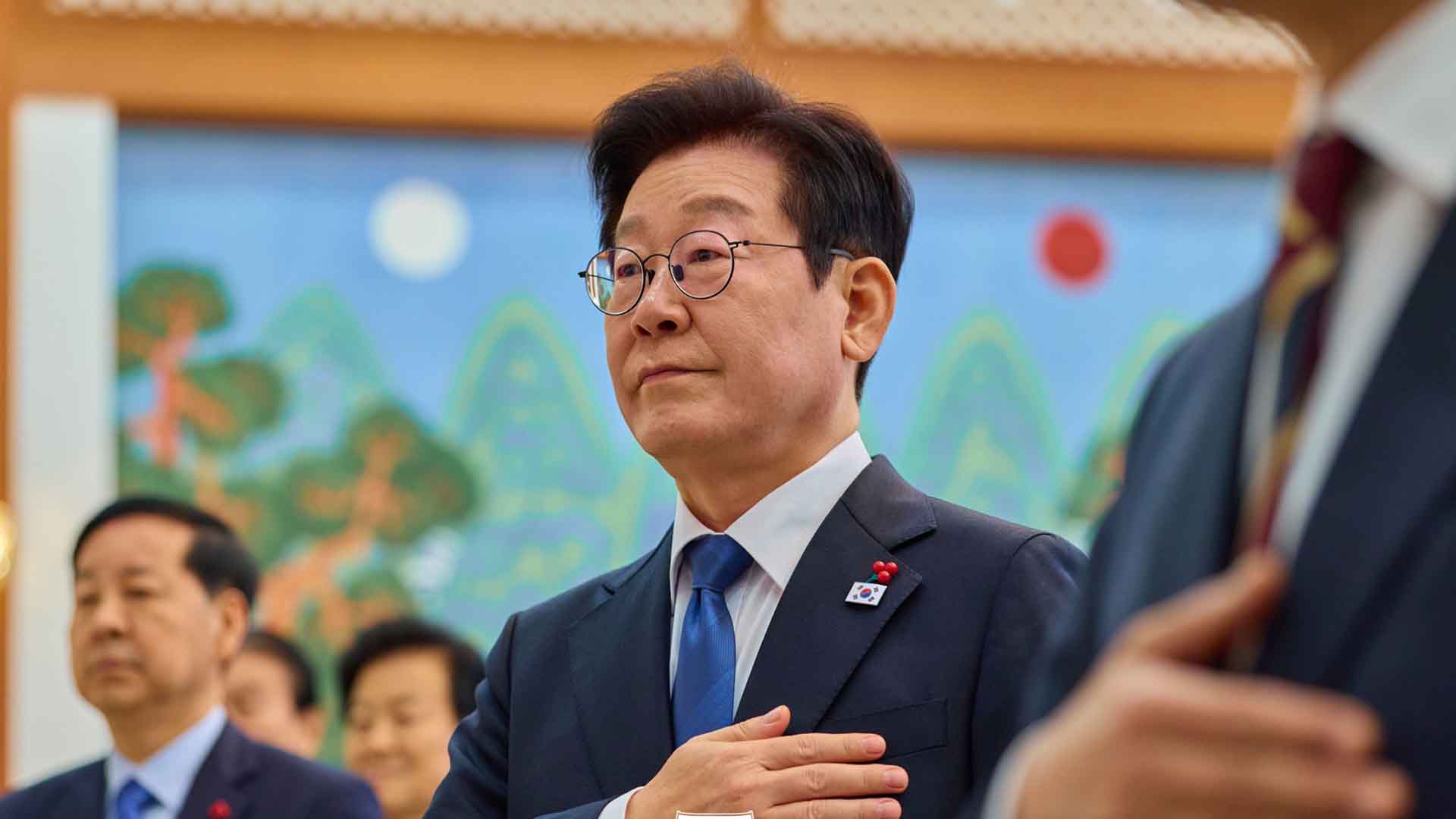 이 대통령, '긍정 평가' 54.1%.. 직전 조사 대비 0.9%p↑