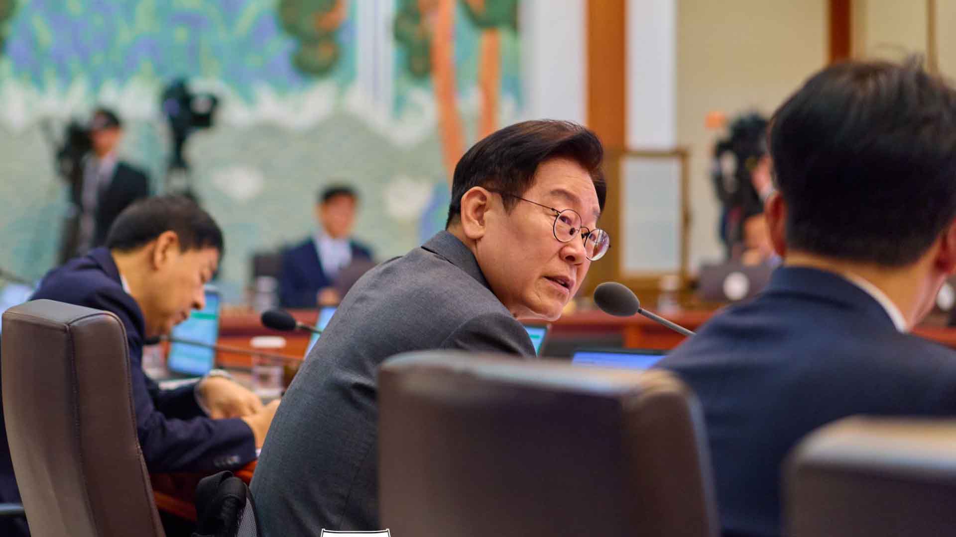 이 대통령, '잘한다' 59%.. 직전 조사 대비 2%p↓