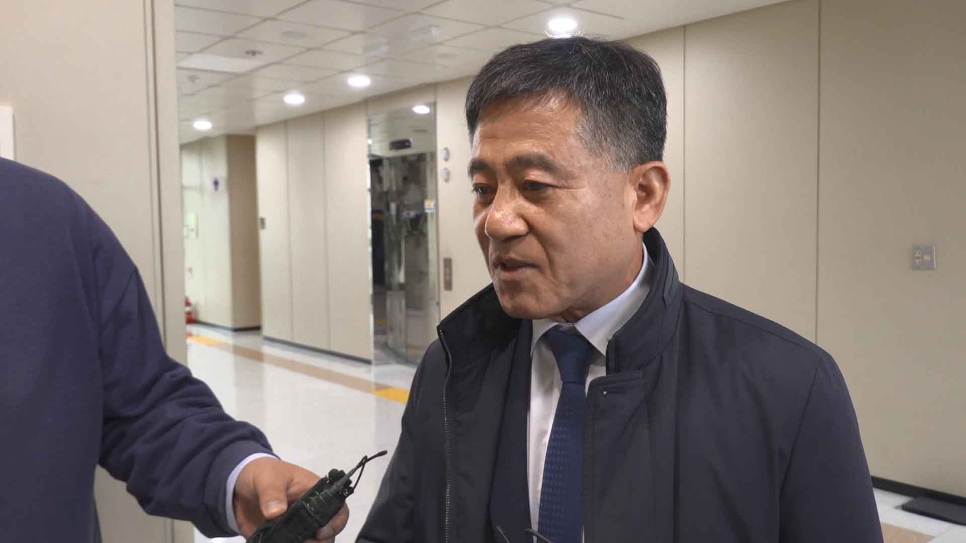 정성주 김제시장 의료비 대납 의혹.. 경찰, 성형외과 압수수색