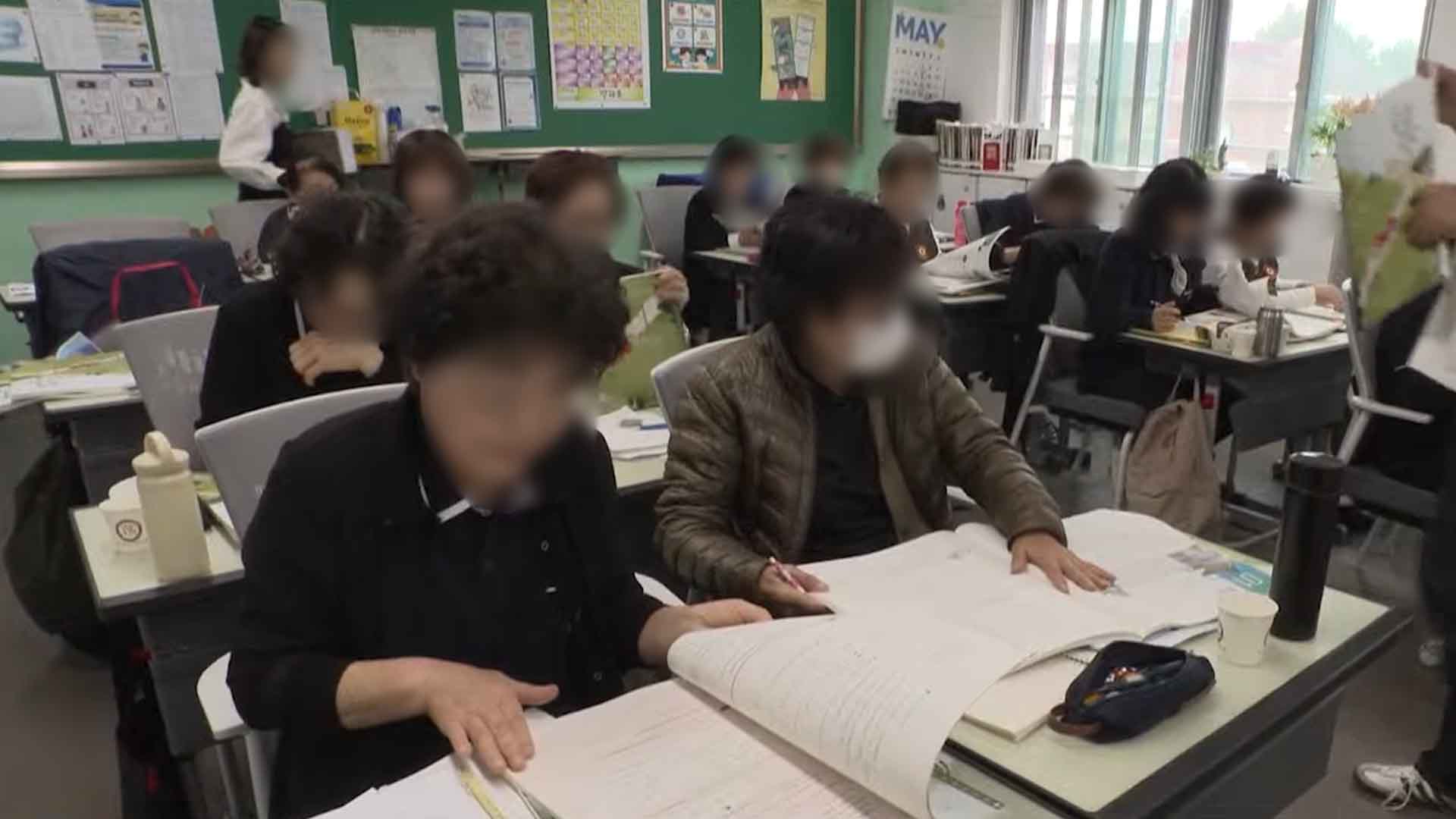 만학도 123명 오늘(12일) 졸업장 품에 안아