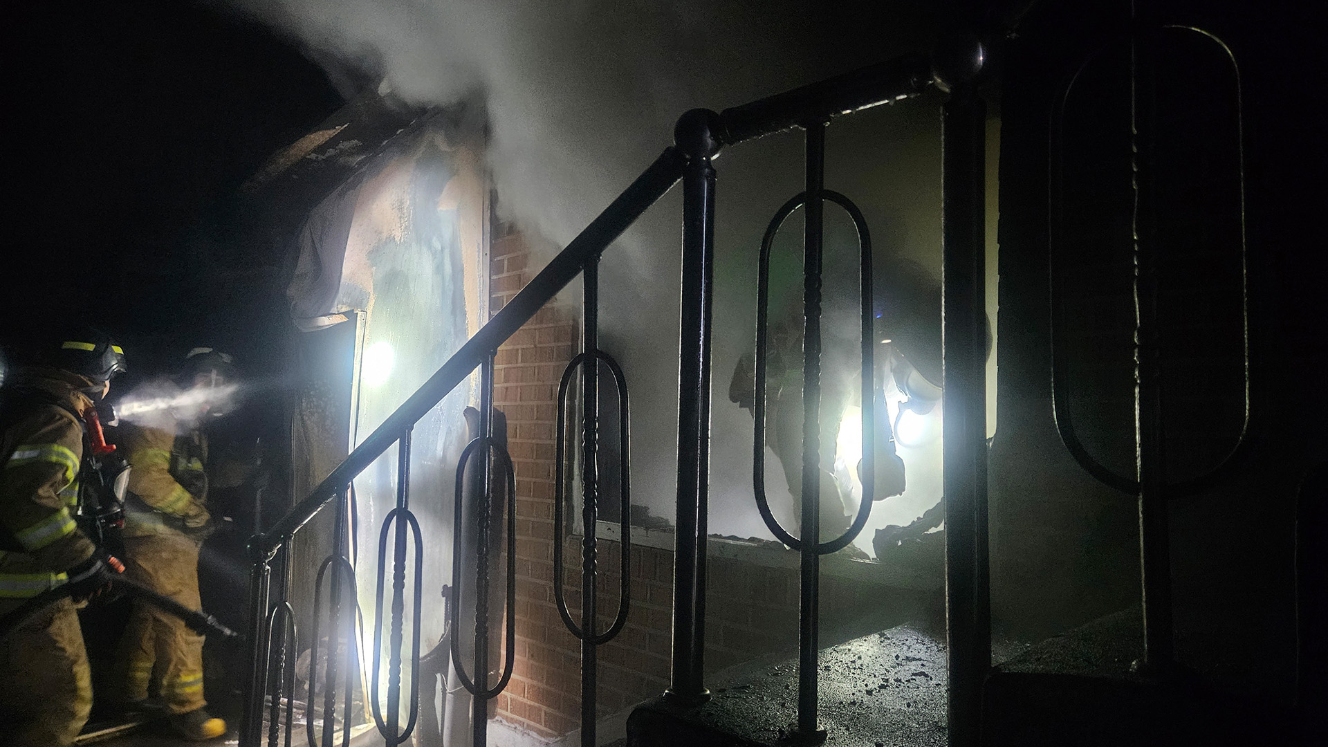 완주 단독주택 화재.. 노부부 자력 대피