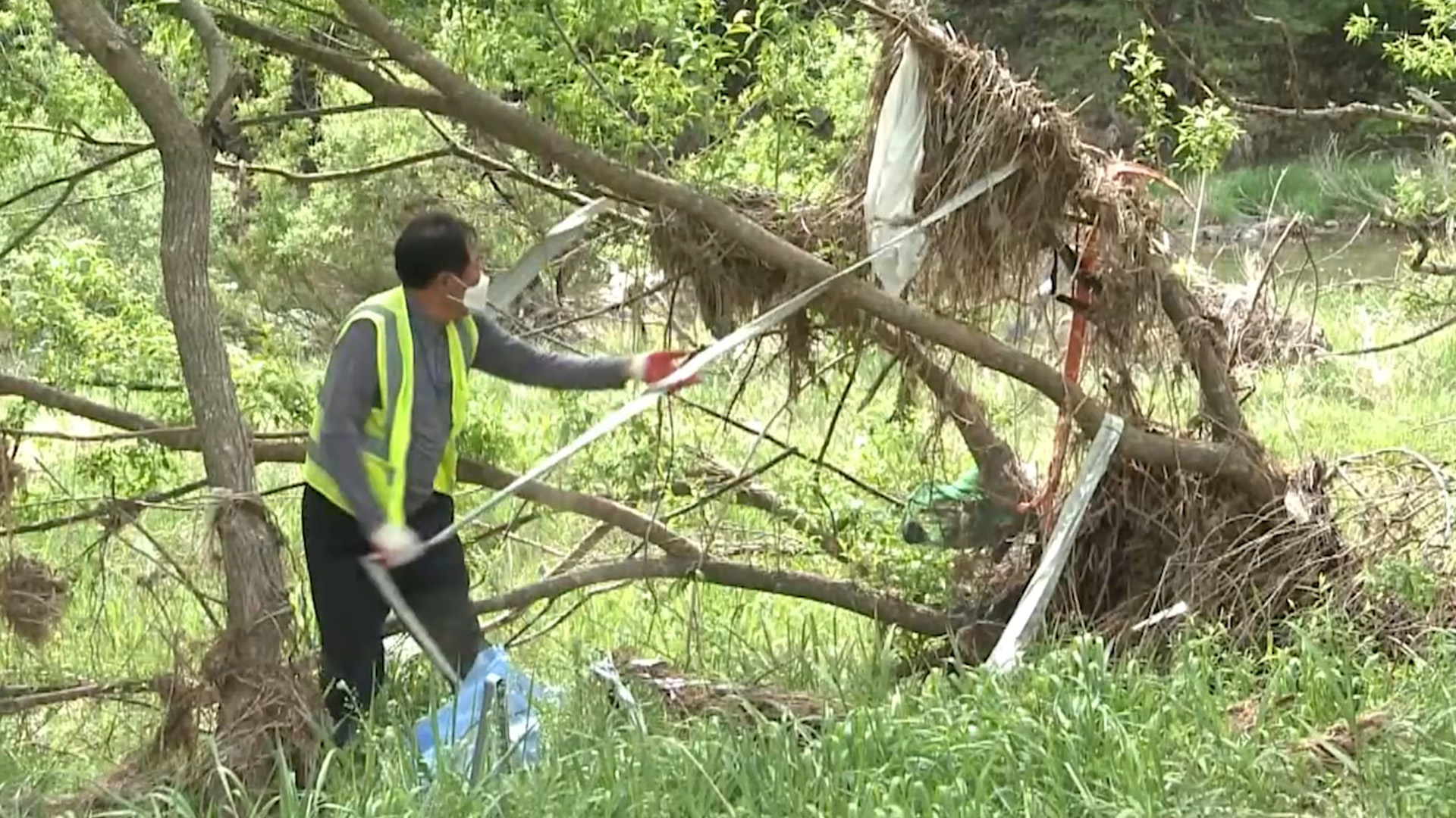 진안, 주민 참여형 용담호 환경 정화 활동 개시 [글로컬소식]