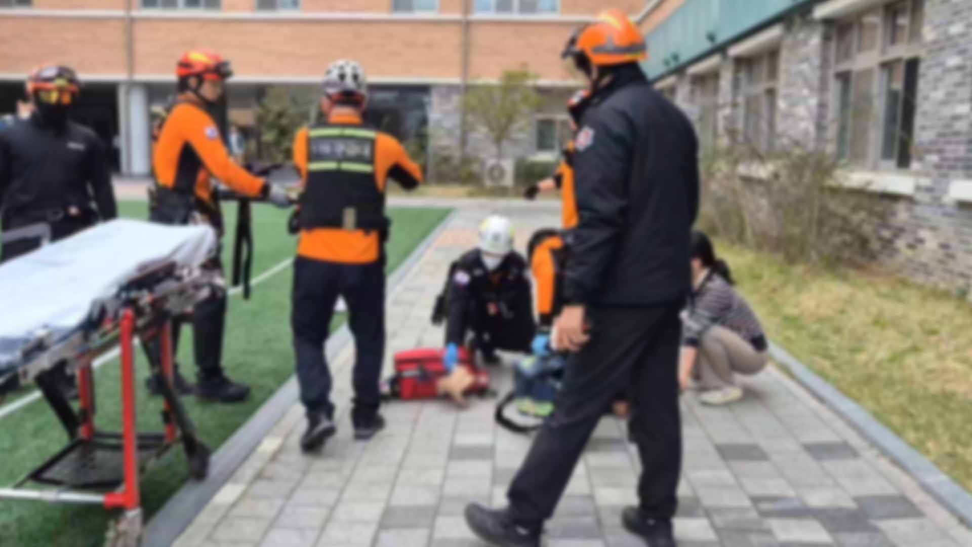 전주 시내 초등학교 4층 창문에서 학생 추락