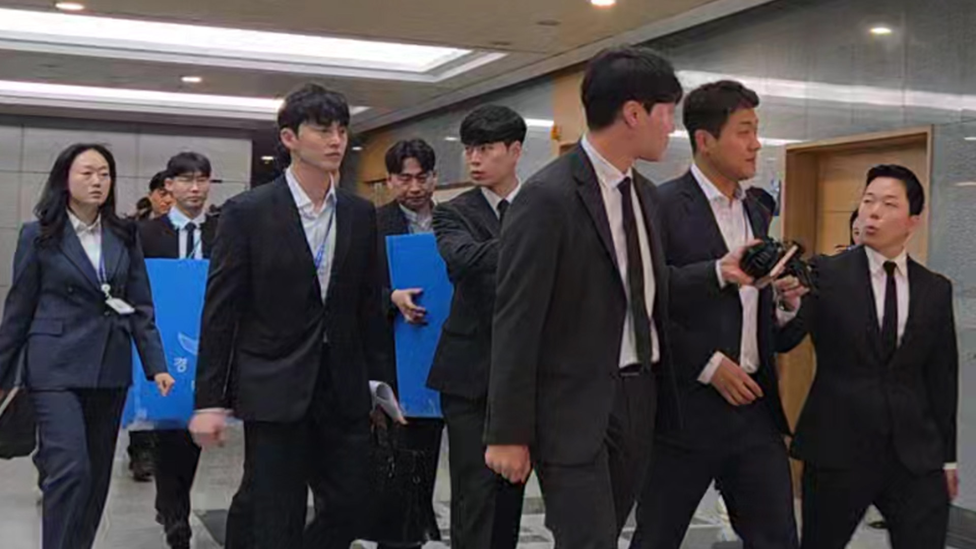 경찰, 김관영 지사 현금 살포 관련 전북자치도 압수수색