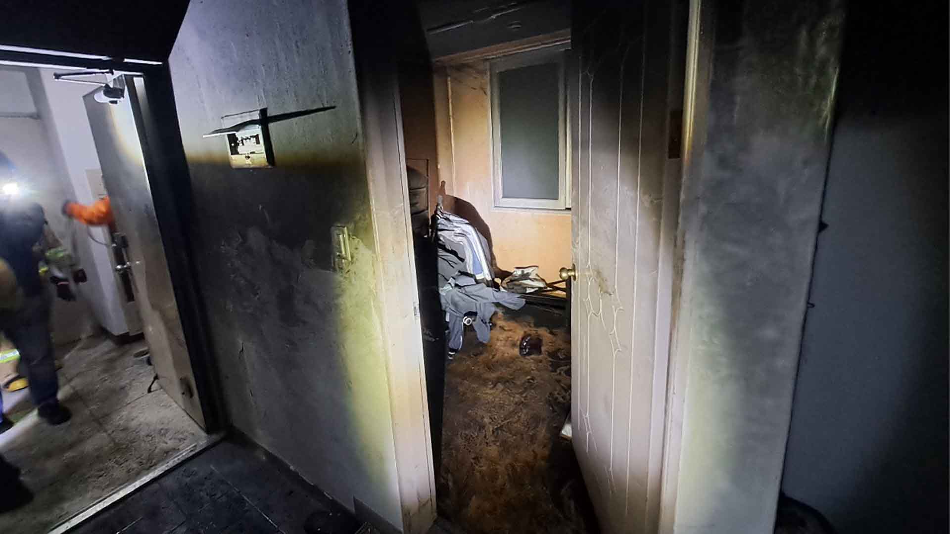 전주 아파트 화재.. 60대 거주자 중상