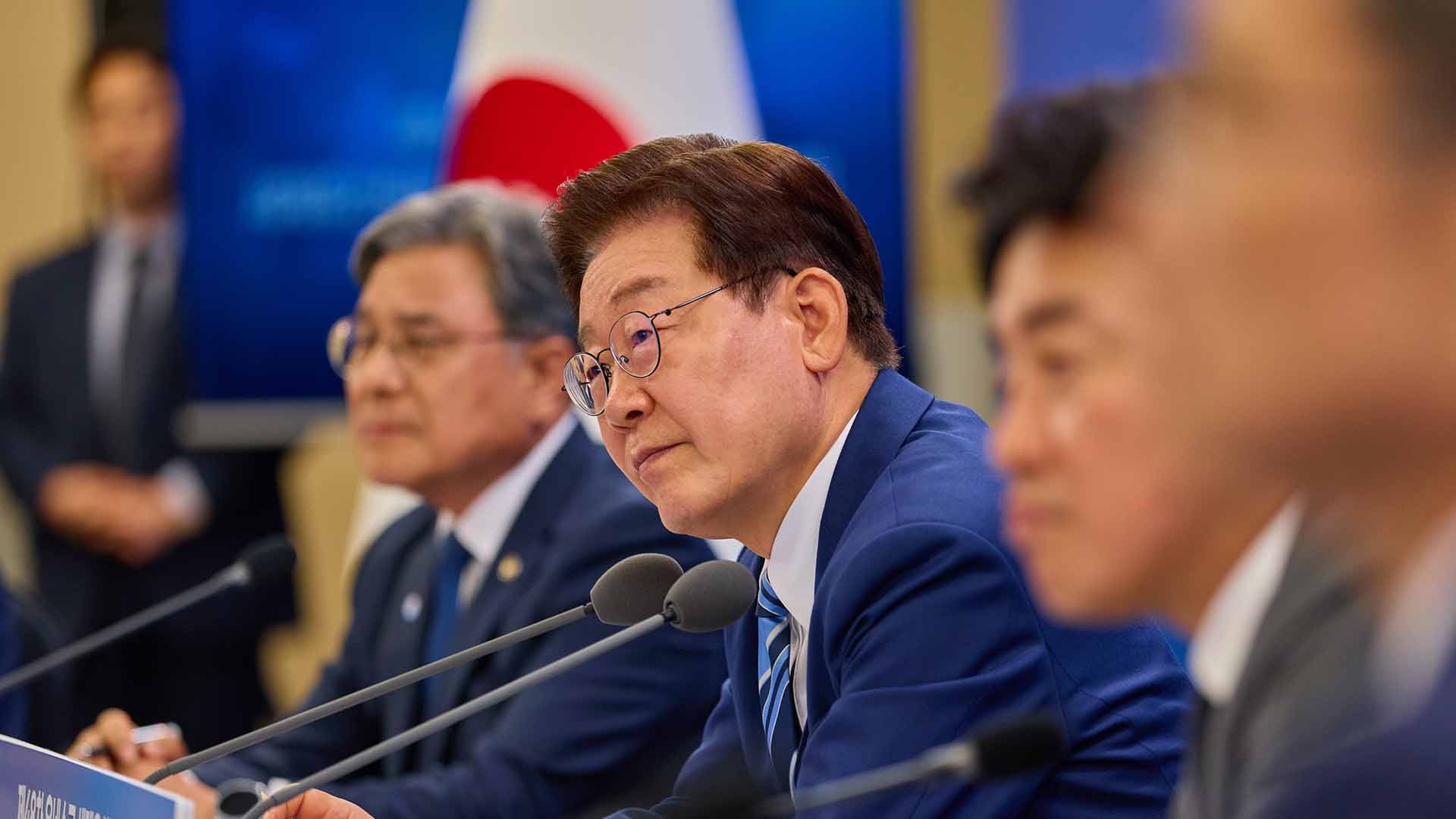 '달러 강제매각설'에 李 