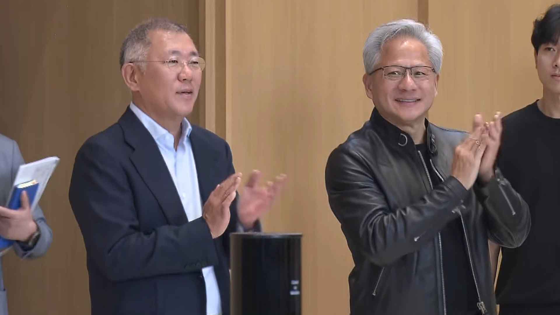 정의선 새만금 투자 제안에 젠슨 황, 데이터센터 건립 밝혀