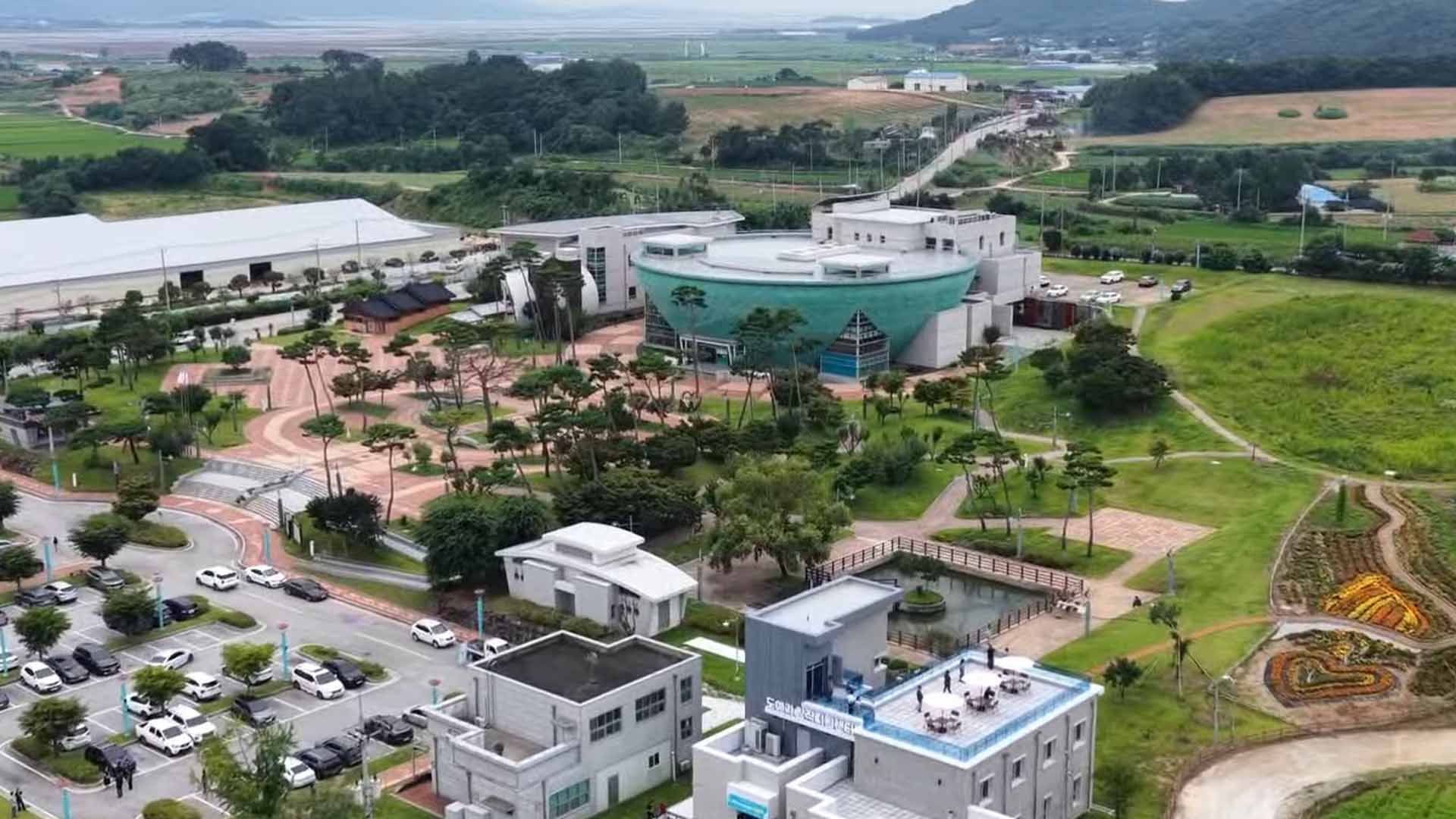 창작·전시·교육 한곳에..부안 도예가 창작지원센터 운영 [글로컬소식]