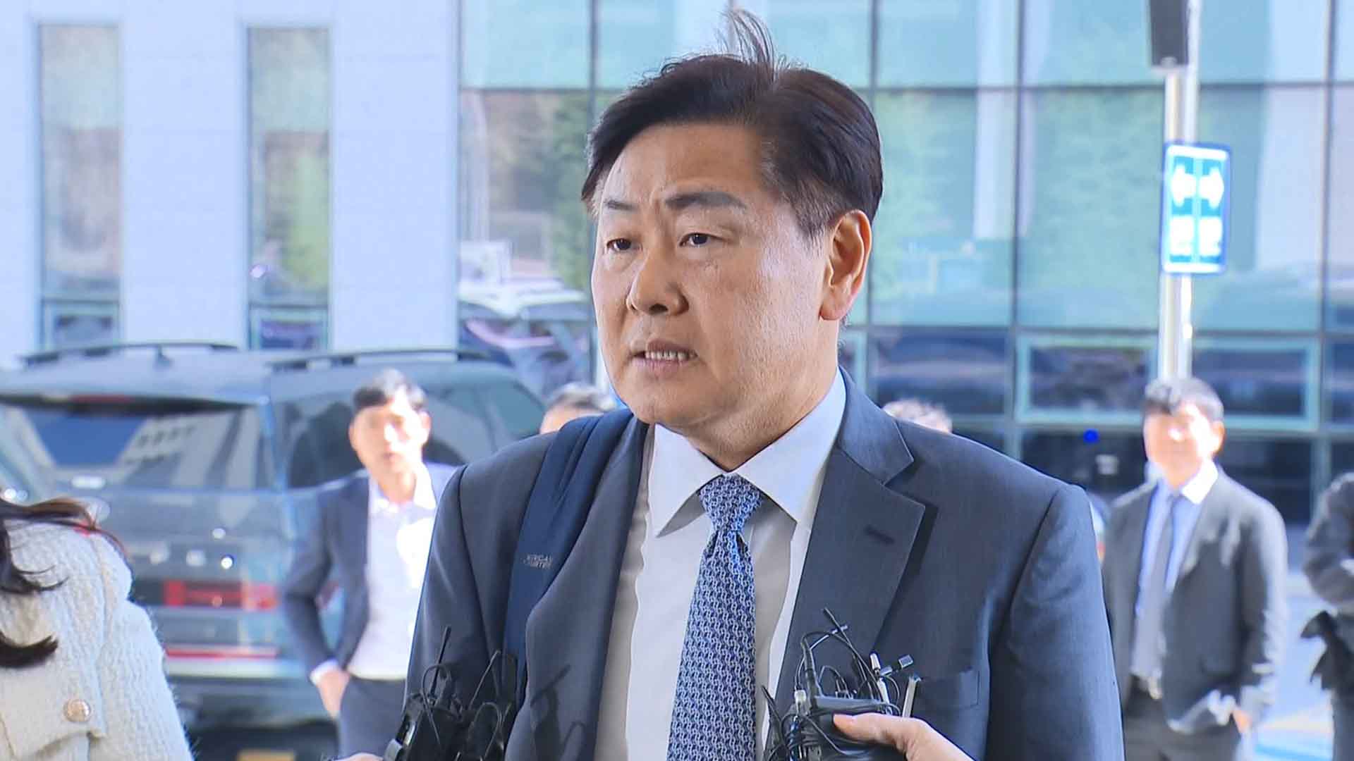 김관영 전 전북도지사 경찰 조사 출석.. 