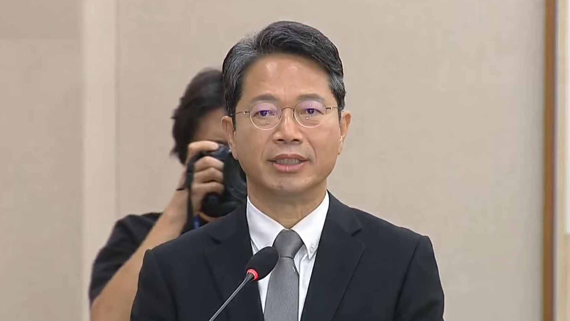 청문회장에 선 김승원 